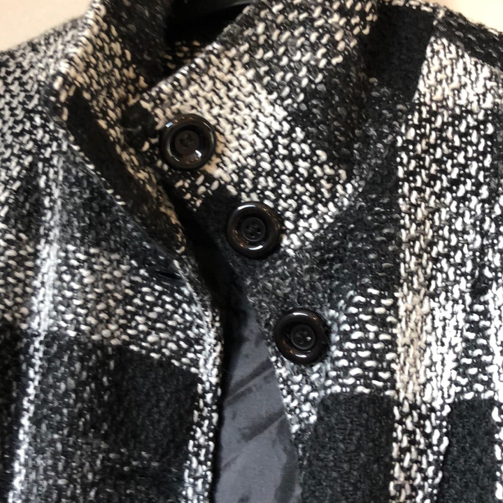 Mid length Coat - Picture 7 of 7
